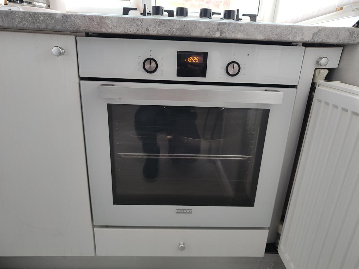 Ultracentral Ploiesti Apartment-Free Private Parking Luaran gambar